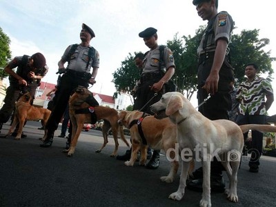 4 Anjing Pelacak Dihibahkan ke Polrestabes Surabaya