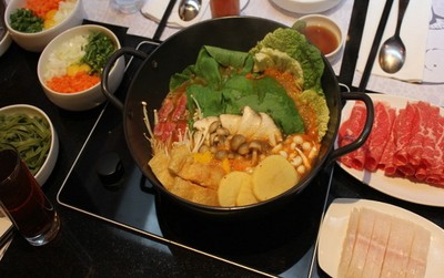 Belajar Cara Memasak dan Menikmati Shabu-Shabu Korea di Okane