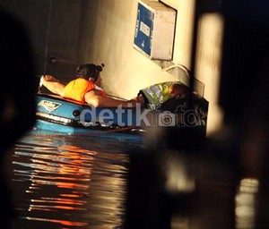 Kondisi 2 Korban Tsunami Plaza UOB Berangsur Baik