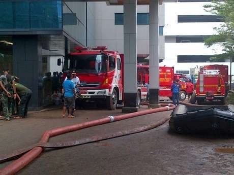 Ini Penjelasan Pengelola Thamrin Nine Soal Tsunami di Plaza UOB