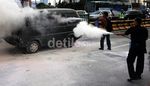 Mobil Suzuki Carry Terbakar di Bekasi