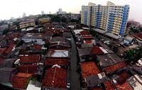 Jalanan di pemukiman warga di Karet Tengsing masih terendam. (Ardian).