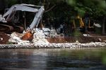 Perbaikan Tanggul Latuharhari Dikebut