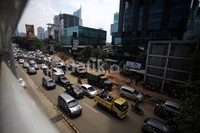 Lalu lintas yang mengarah ke Thamrin padat.