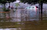 Banjir Pluit Rendam Puluhan Mobil