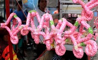 Brondong, makanan ringan tradisional yang amat digemari anak-anak di masa lalu. Hingga saat ini brondong masih terus hadir dengan berbagai bentuk kemasan agar tetap menarik perhatian anak-anak.