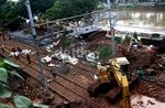 Perbaikan Tanggul Latuharhari Dikebut