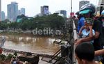 Perbaikan Tanggul Latuharhari Dikebut