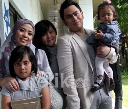 Anak Belum Kembali, Muzdhalifah Tunda Kontrol Kehamilan