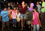 Shinta Bachir Berikan Bantuan Korban Banjir