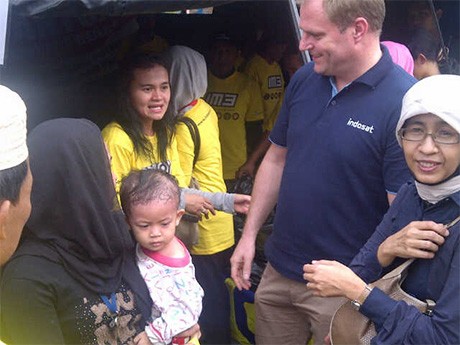 Indosat Berikan Gratis Pulsa & Bantuan Pangan-Obat-obatan