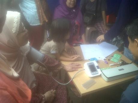 Usai Banjir, Warga Kampung Pulo Mulai Terserang Penyakit