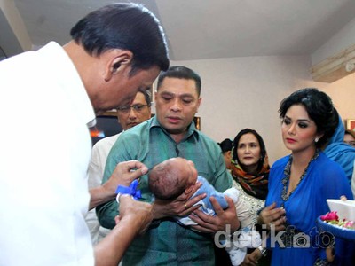 Wiranto Hadiri Akikah Putra Kedua KD-Raul