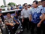 Dede Yusuf Beraksi dengan Becak