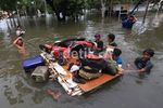 Suasana Hari Ketiga Banjir Pluit