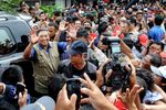Kunjungi Korban Banjir, Presiden SBY Tersenyum