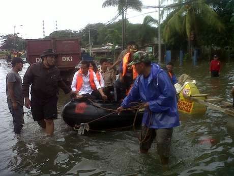 Jokowi akan Cek Kabar Pengungsi Pluit Diusir Bila Mal Tutup