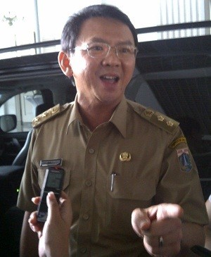 Ahok Ajak Korban Banjir Waduk Pluit Keliling Rusun Marunda