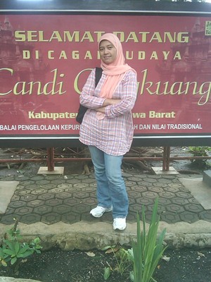 Mengunjungi Candi Cangkuang,Garut
