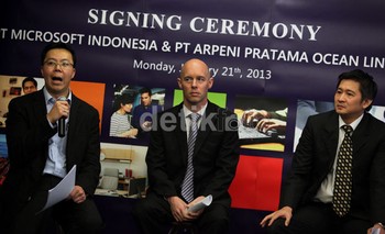 Sebagai perusahaan shiping terkemuka di Indonesia, APOL sangat antusias bekerjasama dengan Microsoft Indonesia dalam mengaplikasikan Windows 8 Enterprise untuk system operasi komputer yang ada di perusahaan.