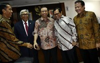 Jokowi menemui pimpinan DPR dengan didampingi Taufiq Kiemas. Ramses/detikFoto.