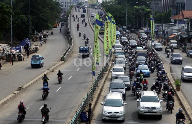 Flyover Kampung Melayu Ramai Lancar