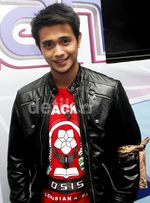 Senyuman Si Ganteng Ajun Perwira
