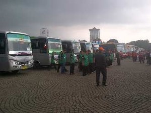 Jokowi Jajal Kopaja AC Masuk Jalur Bus TransJ