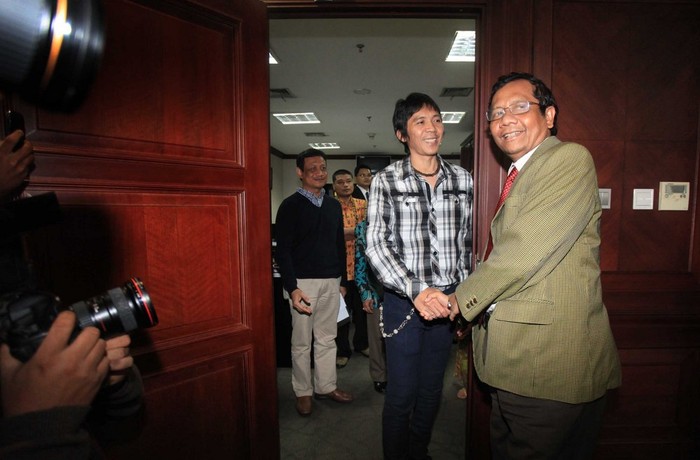 Sering Dicekal, Slank Datangi MK