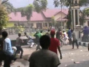 Aksi Demo Nelayan di Mapolres Langkat Sumut Berujung Bentrok