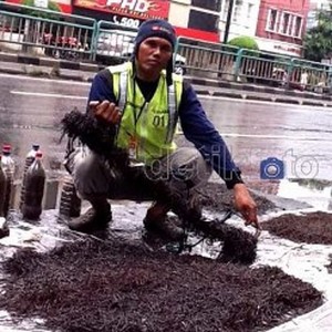 Kena Ranjau Paku di Jl Gatot Subroto Medan, Pemotor Kecelakaan