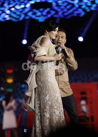 Ashanty terlihat cantik dengan gaun yang dikenakannya.