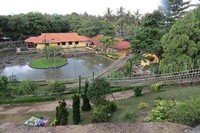 Destinasi ini, juga dikenal dengan nama Gunung Kapur Ciseeng. Selain kolam pemandian air panas, Tirta Sanita juga dilengkapi dengan outbound, wahana permainan anak, water park mini, tempat makan, dan penginapan. Bila Anda ingin naik wahana dan berendam air panas, harus membeli tiket lagi mulai Rp 5.000-Rp 50.000 (Fitraya/detikTravel)