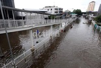 Banjir masih menggenangi kawasan Bandengan hingga Gedong Panjang, Jakarta Barat.