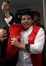 Jalani Sidang Pembunuhan, Doyok Cengengesan
