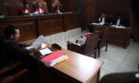 Jaksa Penuntut Umum membacakan tuntutan untuk Doyok.