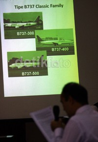 Hotasi Nababan menyelaskan pembelian pesawat Merpati sudah memenuhi prosedur saat membacakan pembelaannya. Ramses/detikFoto.