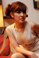 Seksinya Bella Sofhie di Video Klip Kesal