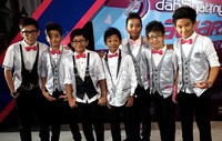 Boyband cilik Super 7 turut memeriahkan acara tersebut.
