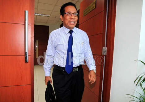 Stasiun Gambir Saksi Bisu Pemecatan Hakim Daming oleh KY