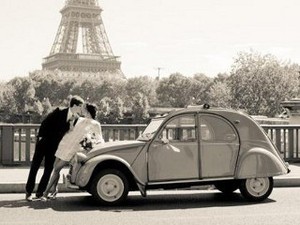 Ditekan Kolektor Mobil, Walikota Paris Tak Jadi Larang Mobil Tua