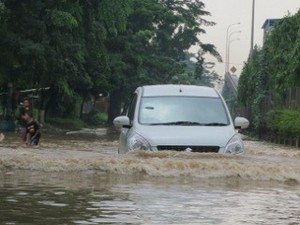 Ini 6 Tips Mobil Hadapi Banjir ala Suzuki
