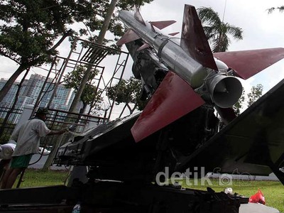 Perawatan Koleksi Museum Satria Mandala