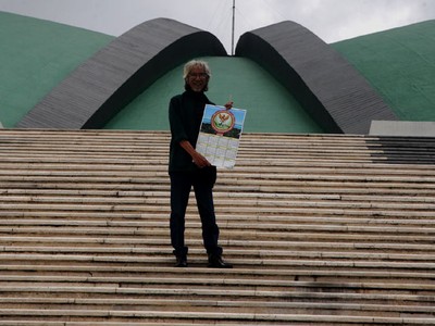 Yok Koeswoyo Beraksi di Gedung DPR