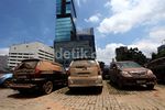 Ini Dia Bangkai Mobil Korban Tsunami Plaza UOB