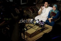 Sepanjang jumpa pers hanya Nassar yang menjawab para wartawan.