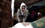 Pelayat Berdatangan ke Rumah Duka Ramli