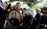 Pelayat Berdatangan ke Rumah Duka Ramli