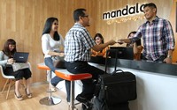 Mandala Airlines mengoperasikan penerbangan dengan armada baru Airbus A320 dari Jakarta ke Medan, Medan ke Singapura, Jakarta ke Kuala Lumpur, dan Jakarta ke Bangkok.  Mandala     