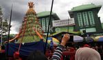 Rayahan Gunungan Grebeg Maulud Kraton Yogya